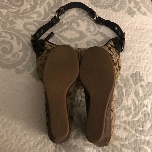 🦋Coach Signature”Issy” Round Toe Wedge,Size-6.5🦋 - Picture 7 of 7